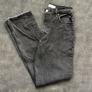 26/2R Abercrombie & Fitch Black curve love ultra high rise 90s straight jean